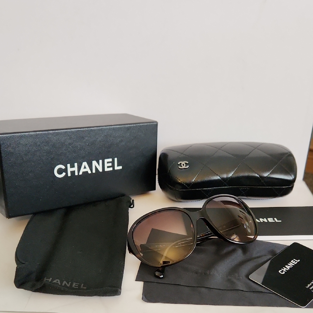 EUC CHANEL Tortoise Sunglasses with Quilted Case, Cards, Soft Case, Box, Dust